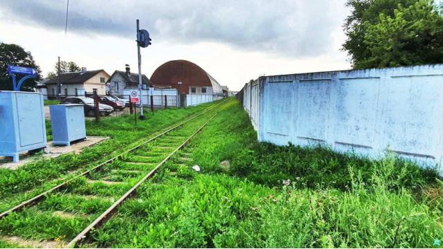 Комплекс 5 зданий торговой базы (АБК, склады и гаражи) общей пл. 2883,6 кв.м. с сетями и благоустройством территории, расположенных на земельном участке пл. 0,9684 га (Витебская обл., г.Витебск, ул. Мясникова, 4А)