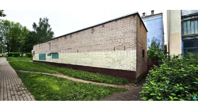 Капитальное строение с инв. №620/С-27642, магазин №141 пл. 377,3 кв.м. (Минская обл., Дзержинский р-н, г.Фаниполь, ул. Якуба Коласа, 10А)