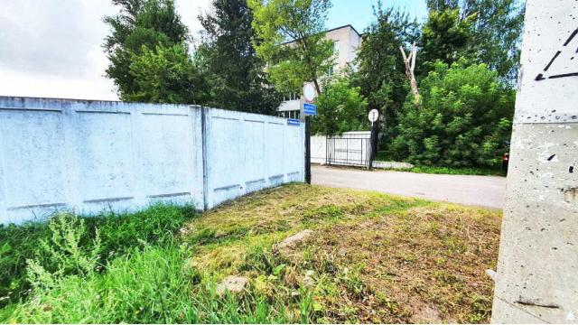 Комплекс 5 зданий торговой базы (АБК, склады и гаражи) общей пл. 2883,6 кв.м. с сетями и благоустройством территории, расположенных на земельном участке пл. 0,9684 га (Витебская обл., г.Витебск, ул. Мясникова, 4А)