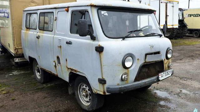 Автомобиль грузовой УАЗ-396295, 2015 г.в., рег. знак АТ 5352-5 (Минская обл., Дзержинский р-н, г.Дзержинск, ул. Северная, 1)