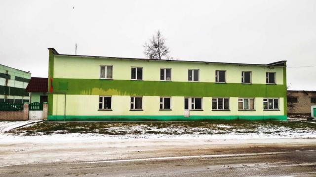 Капитальное строение с инв. №122/С-22393, общежитие-контора пл. 481,0 кв.м. (Брестская обл., г.Ивацевичи, ул. Дольная, 32)