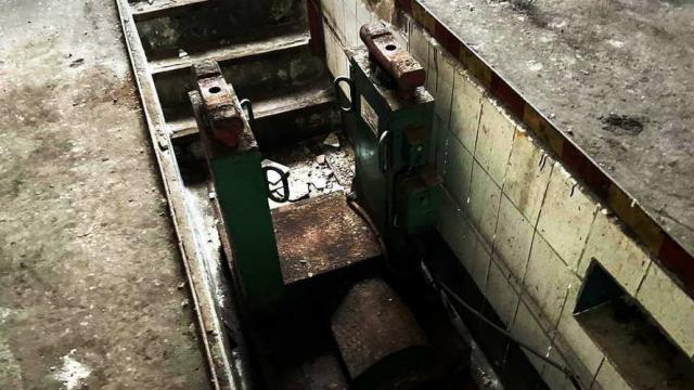 Подъемник канавный ПТО-16, 1985 г.в., инв. №2382 (Брестская обл., г.Пинск, ул. Рокоссовского, 2)