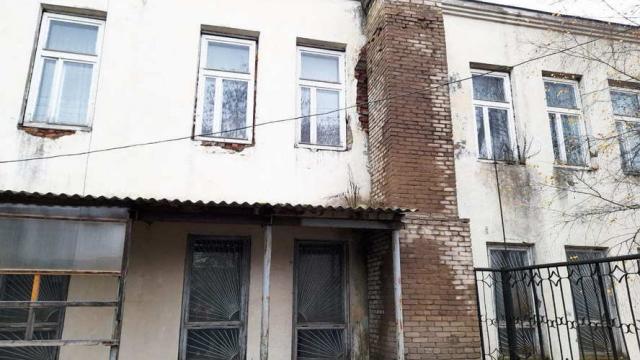 Капитальное строение с инв. №220/C-14817, магазин «Универмаг» пл. 590,7 кв.м. (Витебская обл., Глубокский р-н, г.п.Подсвилье, ул. Советская, 35)