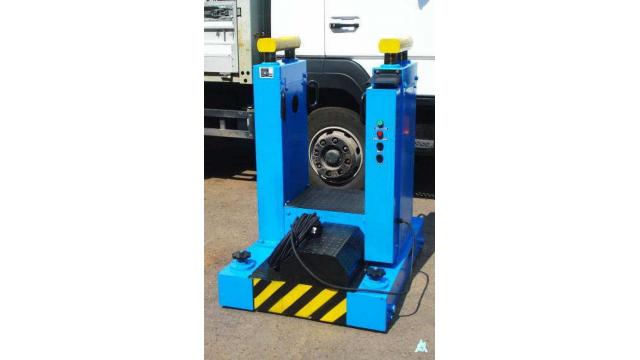 Подъемник канавный ПТО-16, 1985 г.в., инв. №2382 (Брестская обл., г.Пинск, ул. Рокоссовского, 2)