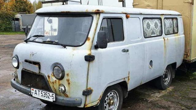 Автомобиль грузовой УАЗ-396295, 2015 г.в., рег. знак АТ 5352-5 (Минская обл., Дзержинский р-н, г.Дзержинск, ул. Северная, 1)