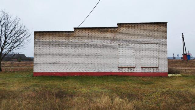 Капитальное строение с инв. №133/С-3206, здание магазина ТПС №18 пл. 192,2 кв.м. (Брестская обл., Лунинецкий р-н, Синкевичский с/с, д.Ситницкий Двор, ул. Партизанская, 2)