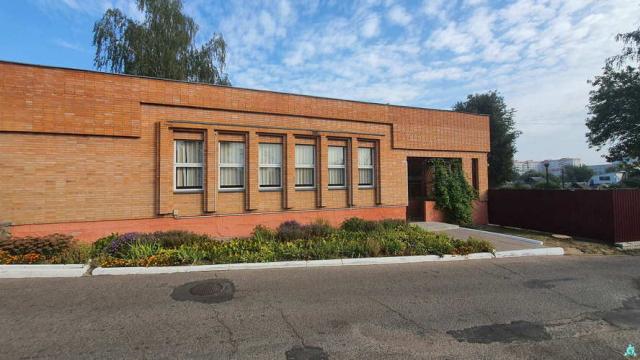 Комплекс зданий (имущества) магазина и кафе общей пл. 1020 кв.м. на земельном участке пл. 0,4805 га (Витебская обл., г.Орша, ул. Фридриха Энгельса, 19 и 19/1)