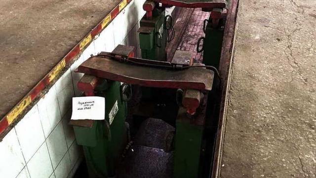 Подъемник канавный ПТО-16, 1985 г.в., инв. №2384 (Брестская обл., г.Пинск, ул. Рокоссовского, 2)