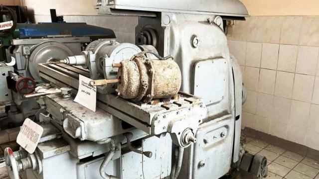 Станок универсально-фрезерный, 1977 г.в., инв. №2134 (Брестская обл., г.Пинск, ул. Рокоссовского, 2)