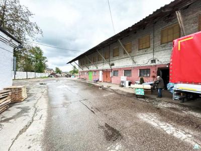 Комплекс 7 зданий торговой базы (АБК, магазин, склады и гаражи) общей пл. 3885,8 кв.м. с сетями и благоустройством территории, расположенных на земельном участке пл. 1,3306 га (Витебская обл., г.Витебск, ул. Горбачевского, 25)
