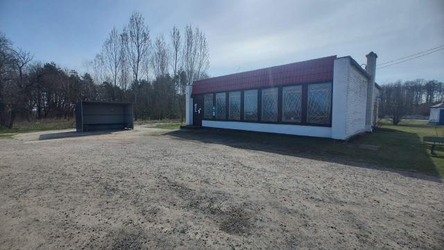 Капитальное строение с инв. №123/C-15305, магазин пл. 131,1  кв.м. (Брестская обл., Кобринский р-н, Хидринский с/с, д.Плоское, ул. Кольцевая, 4)