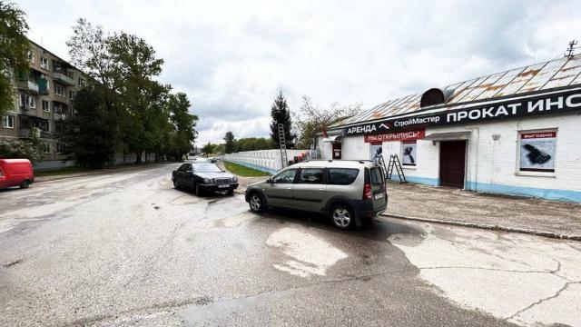 Комплекс 7 зданий торговой базы (АБК, магазин, склады и гаражи) общей пл. 3885,8 кв.м. с сетями и благоустройством территории, расположенных на земельном участке пл. 1,3306 га (Витебская обл., г.Витебск, ул. Горбачевского, 25)