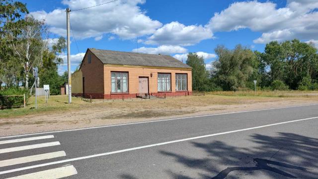 Капитальное строение с инв. №123/C-21320, магазин пл. 143,0 кв.м. (Брестская обл., Кобринский р-н, Тевельский с/с, д.Девятки, ул. Кобринская, 16А)