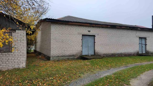 Комплекс двух изолированных помещений магазина общей пл. 629,3 кв.м. (Брестская обл., Кобринский р-н, Тевельский с/с, д.Тевли, ул. Первомайская, 2-2 и 2-3)