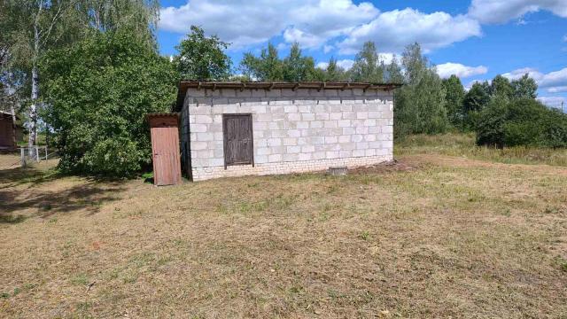 Комплекс двух изолированных помещений магазина общей пл. 629,3 кв.м. (Брестская обл., Кобринский р-н, Тевельский с/с, д.Тевли, ул. Первомайская, 2-2 и 2-3)