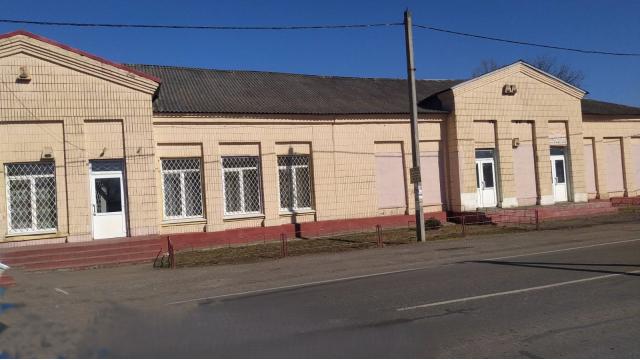 Комплекс двух изолированных помещений магазина общей пл. 629,3 кв.м. (Брестская обл., Кобринский р-н, Тевельский с/с, д.Тевли, ул. Первомайская, 2-2 и 2-3)