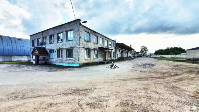Комплекс 5 зданий торговой базы (АБК, склады и гаражи) общей пл. 2883,6 кв.м. с сетями и благоустройством территории, расположенных на земельном участке пл. 0,9684 га (Витебская обл., г.Витебск, ул. Мясникова, 4А)