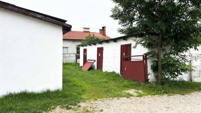 Капитальное строение с инв. №121/C-8848, магазин «Уют» пл. 193,9 кв.м. (Брестская обл., г.Дрогичин, ул. Ленина, 102)
