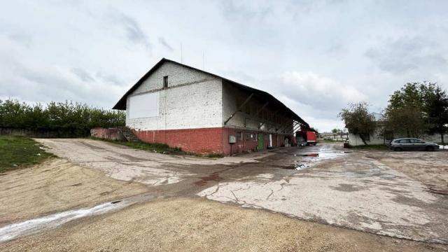 Комплекс 7 зданий торговой базы (АБК, магазин, склады и гаражи) общей пл. 3885,8 кв.м. с сетями и благоустройством территории, расположенных на земельном участке пл. 1,3306 га (Витебская обл., г.Витебск, ул. Горбачевского, 25)