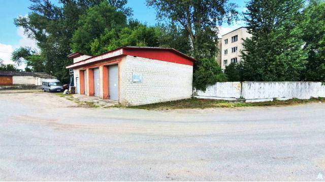 Комплекс 5 зданий торговой базы (АБК, склады и гаражи) общей пл. 2883,6 кв.м. с сетями и благоустройством территории, расположенных на земельном участке пл. 0,9684 га (Витебская обл., г.Витебск, ул. Мясникова, 4А)