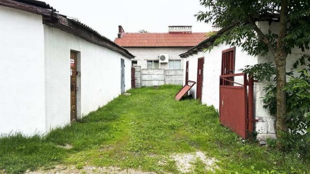 Капитальное строение с инв. №121/C-8848, магазин «Уют» пл. 193,9 кв.м. (Брестская обл., г.Дрогичин, ул. Ленина, 102)