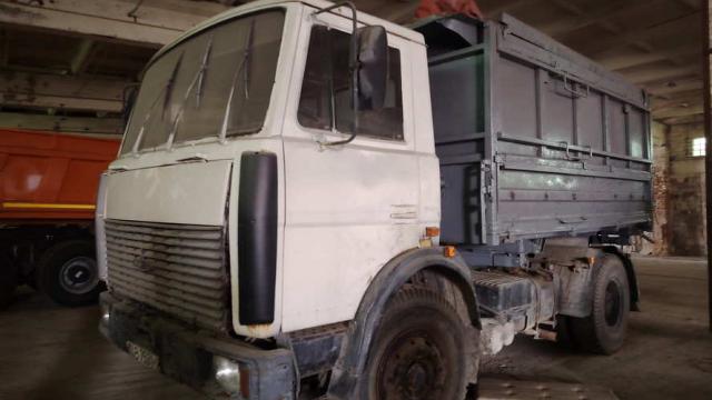 Автомобиль грузовой (самосвал) MAZ 555142, 2009 г.в. с прицепом (самосвал) MAZ 857100, 2009 г.в. (г.Витебск, ул. Транспортная, 11В)