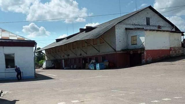 Комплекс 7 зданий торговой базы (АБК, магазин, склады и гаражи) общей площадью 3885,8 кв.м. с сетями и благоустройством территории, расположенных на земельном участке пл. 1,3306 га (Витебская обл., г.Витебск, ул. Горбачевского, 25)