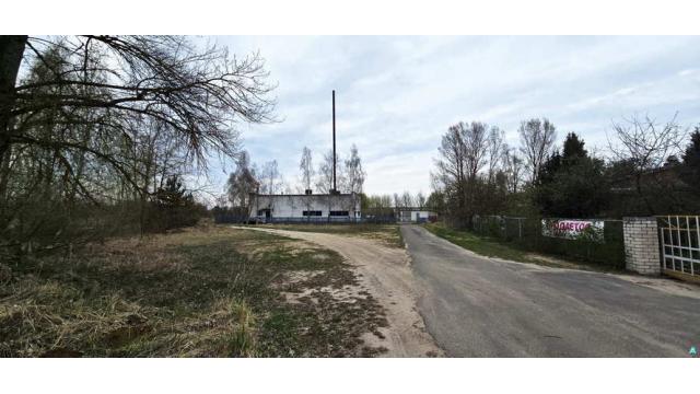 Комплекс 2 зданий макаронно-кондитерской фабрики общей пл. 661 кв.м. с  благоустройством территории, расположен. на земельном участке пл. 0,7996 га (Брестская обл., Брестский р-н, аг.Клейники, ул. Веселая, 21)