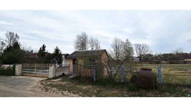 Комплекс 2 зданий макаронно-кондитерской фабрики общей пл. 661 кв.м. с  благоустройством территории, расположен. на земельном участке пл. 0,7996 га (Брестская обл., Брестский р-н, аг.Клейники, ул. Веселая, 21)