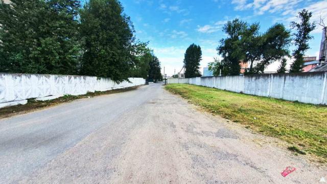 Комплекс 5 зданий торговой базы (АБК, склады и гаражи) общей пл. 2883,6 кв.м. с сетями и благоустройством территории, расположенных на земельном участке пл. 0,9684 га (Витебская обл., г.Витебск, ул. Мясникова, 4А)