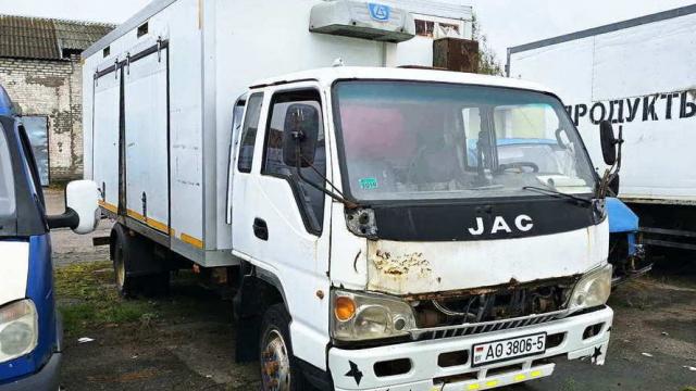 Автомобиль грузовой рефрижератор JAC HFC 1063K, 2013 г.в., рег. знак АО 3806-5 (Минская обл., Дзержинский р-н, г.Дзержинск, ул. Северная, 1)