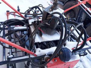 Гидравлический захват для укладки тротуарной плитки, 2017 г.в., инв. №04466 (Брестская обл., г.Пинск, ул. Рокоссовского, 2)