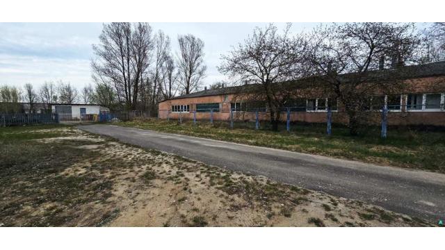 Комплекс 2 зданий макаронно-кондитерской фабрики общей пл. 661 кв.м. с  благоустройством территории, расположен. на земельном участке пл. 0,7996 га (Брестская обл., Брестский р-н, аг.Клейники, ул. Веселая, 21)