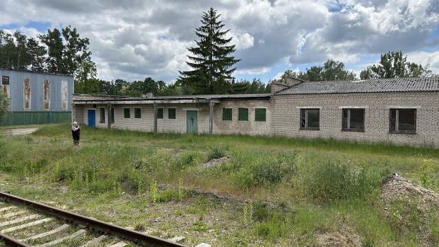 Комплекс 5 зданий (магазин, АБК, склады) общей пл. 2390 кв.м. (Брестская обл., г.Ляховичи, ул. Вокзальная, 12, 12В)