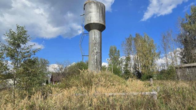 Водонапорная башня в аг.Замосточье, инв. №104 (Витебская обл., Докшицкий р-н, Бегомльский с/с, аг.Замосточье, ул. Механизаторская, 3)