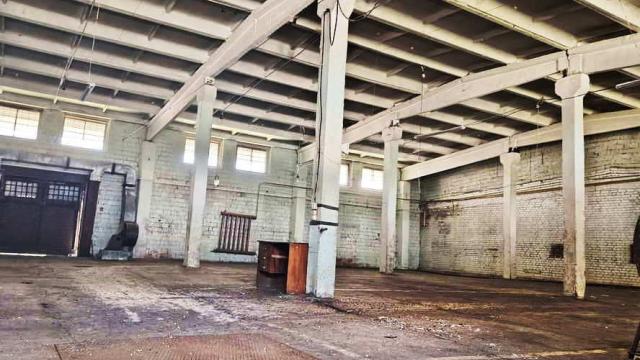 Комплекс 5 зданий торговой базы (АБК, склады и гаражи) общей пл. 2883,6 кв.м. с сетями и благоустройством территории, расположенных на земельном участке пл. 0,9684 га (Витебская обл., г.Витебск, ул. Мясникова, 4А)