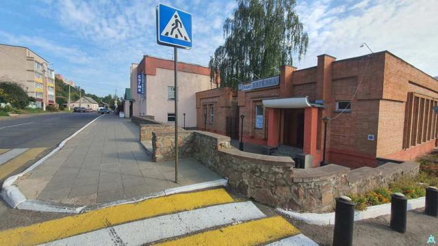 Комплекс 2 зданий магазина и кафе общей пл. 1020 кв.м., расположенных на земельном участке пл. 0,4805 га (Витебская обл., г.Орша, ул. Фридриха Энгельса, 19 и 19/1)