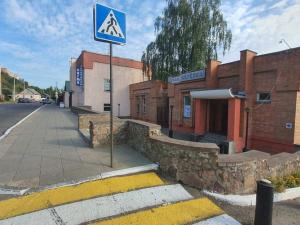 Комплекс 2 зданий магазина и кафе общей пл. 1020 кв.м. на земельном участке пл. 0,4805 га (Витебская обл., г.Орша, ул. Фридриха Энгельса, 19 и 19/1)