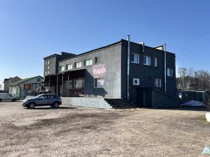 Продажа права на заключение договора аренды помещений торгового центра пл. 681,9 кв.м. расположенных на 1-м и 2-м этажах кап. строения с инв. №600/С-92914 общей пл. 773 кв.м. (Минская обл., Минский р-н, Ждановичский с/с, аг.Ратомка, ул. Минская, 20). Начальная цена (размер) ежемесячной арендной платы - 9205,65 бел. руб. с НДС 20%