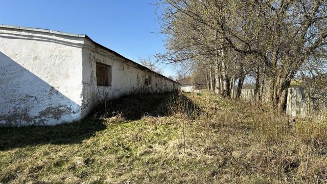 Комплекс 2 складов (фруктохранилище и овощехранилище) общей пл. 2013,6 м.кв., расположенных на двух земельных участках общ. пл. 0,4372 га (Минская обл., Пуховичский р-н, г.Марьина Горка, ул. Андреевская, 16/4 и 16/5)