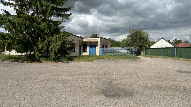 Комплекс 5 зданий (магазин, АБК, склады) общей пл. 2390 кв.м. (Брестская обл., г.Ляховичи, ул. Вокзальная, 12, 12В)