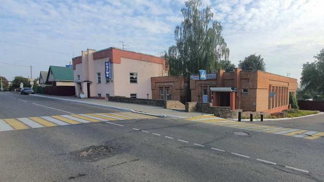 Комплекс 2 зданий магазина и кафе общей пл. 1020 кв.м. на земельном участке пл. 0,4805 га (Витебская обл., г.Орша, ул. Фридриха Энгельса, 19 и 19/1)