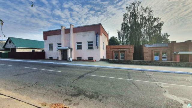 Комплекс 2 зданий магазина и кафе общей пл. 1020 кв.м. на земельном участке пл. 0,4805 га (Витебская обл., г.Орша, ул. Фридриха Энгельса, 19 и 19/1)