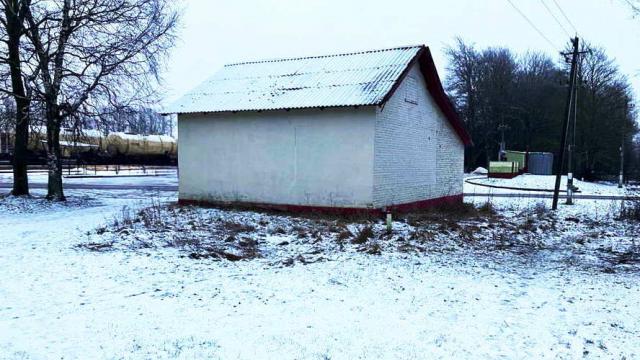 Капитальное строение с инв. №200/C-50823, магазин №8 пл. 65.8 кв.м. с учетом тепловой сети с инв. №200/C-506809 протяжен. 38.7 м.п. (Витебская обл., Витебский р-н, Новкинский с/с, д.Медвёдка, ул. Железнодорожная, 8Б)