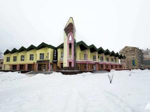 Продажа права на заключение договора аренды части помещений торгового центра пл. 1322,2 кв.м., расположенных на 1-м и 2-м этажах капитального строения с инв. №600/С-105003 общей пл. 3899,4 кв.м. (Минская обл., Минский р-н, аг.Ждановичи, ул. Парковая, 2)