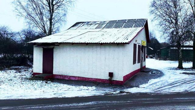 Капитальное строение с инв. №200/C-50823, магазин №8 пл. 65.8 кв.м. с учетом тепловой сети с инв. №200/C-506809 протяжен. 38.7 м.п. (Витебская обл., Витебский р-н, Новкинский с/с, д.Медвёдка, ул. Железнодорожная, 8Б)