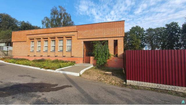 Комплекс 2 зданий магазина и кафе общей пл. 1020 кв.м. на земельном участке пл. 0,4805 га (Витебская обл., г.Орша, ул. Фридриха Энгельса, 19 и 19/1)