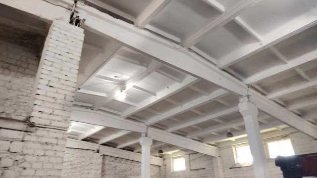 Комплекс 5 зданий торговой базы (АБК, склады и гаражи) общей пл. 2883,6 кв.м. с сетями и благоустройством территории, расположенных на земельном участке пл. 0,9684 га (Витебская обл., г.Витебск, ул. Мясникова, 4А)