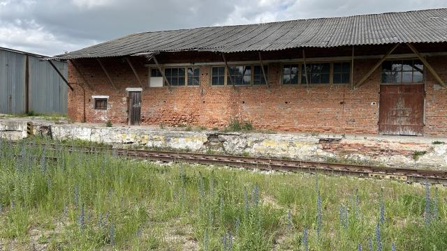 Комплекс 5 зданий (магазин, АБК, склады) общей пл. 2390 кв.м. (Брестская обл., г.Ляховичи, ул. Вокзальная, 12, 12В)