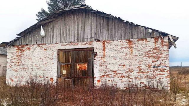 Склад зерна в д.Ивесь, инв. №5001 (Витебская обл., Глубокский р-н, Псуевский с/с, вблизи д.Ивесь)